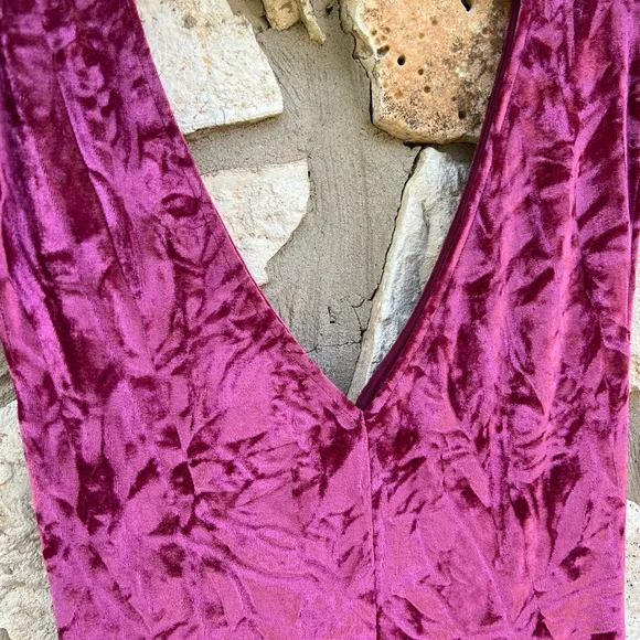 Silence + Noise Corina Velvet Drop Waist Midi Dress Medium Raspberry Asymmetric - Picture 7 of 8